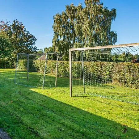 8 Person In Sydals-by Traum